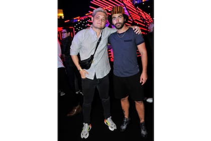 Tomás Kirzner y Nazareno Casero no se quisieron perder el noveno episodio de Star Wars y posaron para los flashes con looks muy relajados