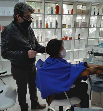 Para muchos clientes ir a la peluquería o al centro de estética se convirtió en un plan dentro de la cuarentena