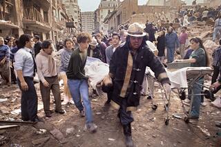 Declaran el 18 de julio Día de Duelo Nacional por la AMIA