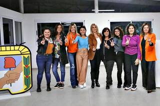 En sintonía con Máximo Kirchner, la rama femenina del PJ bonaerense pidió “rediscutir el acuerdo con el FMI”