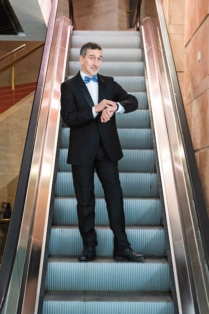 “De mi mamá heredé el amor por la danza y el ojo para los detalles: entro a un teatro y con una mirada descubro dónde está la tela arrugada en el escenario y en qué lugar el piso está marcado”