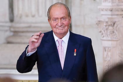 Juan Carlos en el Palacio Real, tras firmar la ley orgánica que hizo efectiva su abdicación, el 18 de junio de 2014