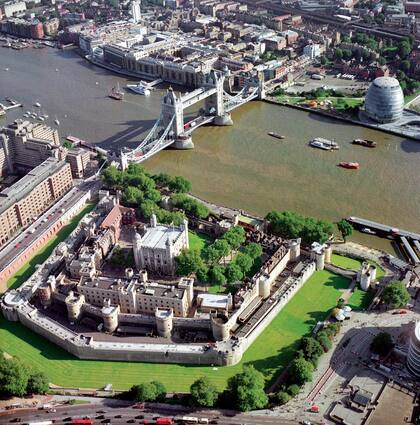 La Torre de Londres, donde se guardan las joyas de la Corona.
