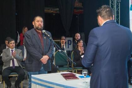 “Hasta que la Justicia se expida el intendente Walter Vuoto decidió separar de su cargo al secretario de Gobierno, Eduardo Barrientos. En las próximas horas se conocerá quien ocupará el cargo en dicha secretaría”, concluyó Iriarte al respecto