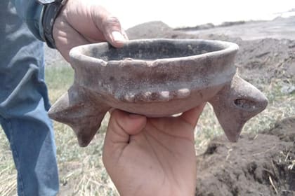También recuperaron vasijas y otros elementos prehistóricos 