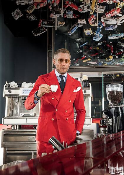 A mediados de diciembre, el empresario italiano sufrió un grave accidente de auto en Tel Aviv, en el que tuvo fracturas varias y lesiones pulmonares y permaneció en coma durante diez días.