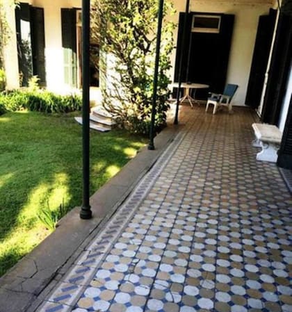 La Quinta Santa Rita tiene 13 ambientes en una sola planta, galerías y jardín
