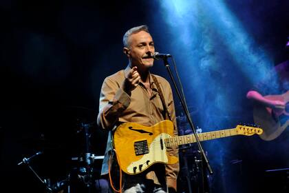 Pedro Aznar brindó una versión de "Pensar en nada".