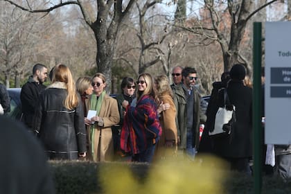 La despedida de los restos de la joven artista plástica se produjo esta tarde, en el Memorial de Pilar
