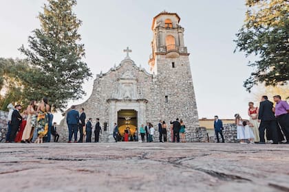 El frente de la Iglesia