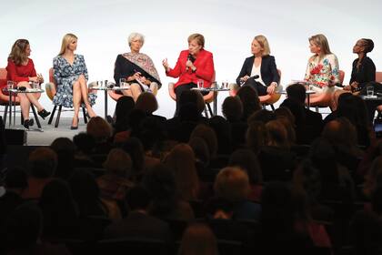 Máxima tiene un lugar reservado entre las mujeres más poderosas del planeta. "Lo que hoy puedo hacer y lo que pude hacer en toda mi vida fue el resultado de la lucha de muchas mujeres. Hay que seguir con esa lucha, dar el ejemplo y demostrar que podemos avanzar", asegura.