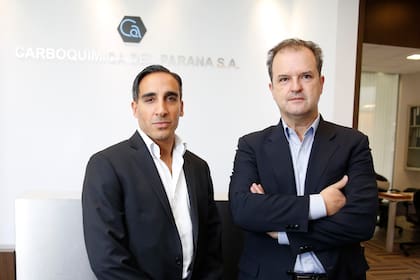 Carboquímica del Paraná se asoció con la empresa india de producción de brea de electrodos, Himadri Speciality Chemicals Limited; ambas compañías tienen un proyecto para abastecer a la industria del aluminio en Argentina y Brasil.