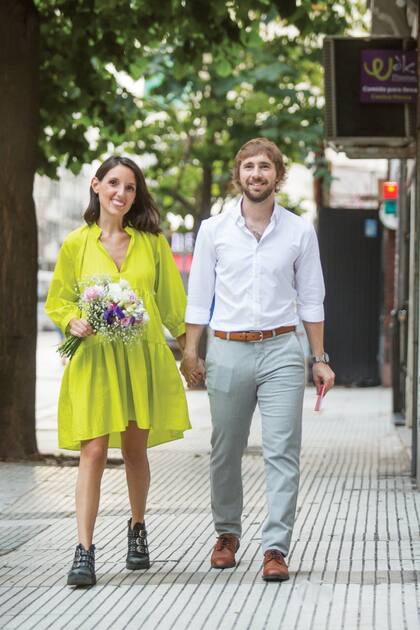 Marina y Gonzalo lucen anillos de matrimonio, regalo de la joyería Jean- Pierre.