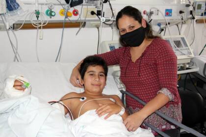 Su madre le hizo los primeros auxilios y lo llevó rápido al Hospital, donde todavía se recupera