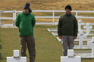 Tras enfrentarse en combate, se hicieron amigos y volvieron juntos a las islas