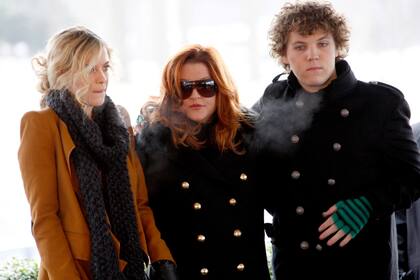 Lisa Marie Presley junto a sus dos hijos, Riley y Benjamin