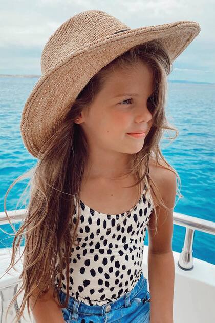 Con 5 años, Francesca Icardi es toda una fashionista. Adora las marcas de lujo, el animal print, el maquillaje y este año debutó en la Semana de la Moda de Milán