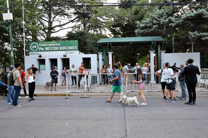 a la quinta La Colonial, rebautizada parque municipal Néstor Kirchner, en Merlo