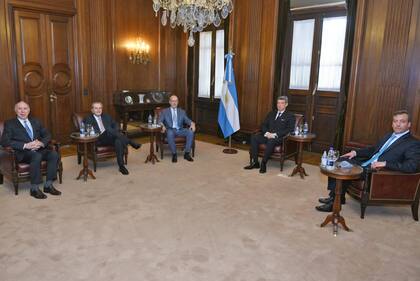Los jueces Ricardo Lorenzetti, Juan Carlos Maqueda, Carlos Rosenkrantz y Horacio Rosatti, con el ministro de Justicia, Martín Soria