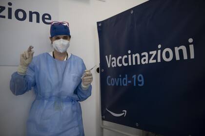 03-06-2021 Coronavirus.- Casi 2.000 médicos de Italia han sido suspendidos por no vacunarse contra la COVID-19.  Un total de 1.972 médicos y dentistas de Italia han sido suspendidos por no estar vacunados contra la COVID-19, según ha informado este viernes la Asociación de Médicos italiana, FNOMCeO.  POLITICA EUROPA ITALIA INTERNACIONAL STEFANO GUIDI