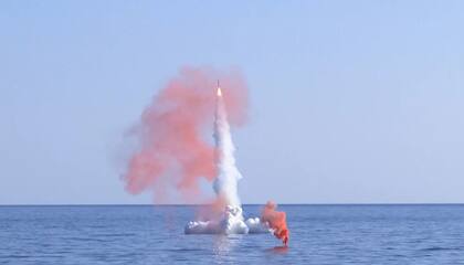 03/03/2023 Misil Calibre lanzado desde un submarino ruso POLITICA MINISTERIO DE DEFENSA DE RUSIA
