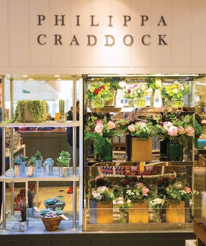 Meghan y Harry confiaron la decoración floral de su casamiento a manos de la inglesa Philippa Craddock, que tiene un simpático puesto en Selfridge s