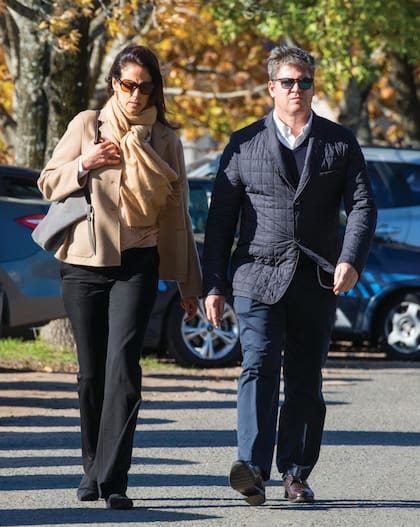 Escoltada por su marido Francisco Molinari, Joanne Cattarossi –íntima de la Reina desde sus tiempos en el Northlands– acompañó a Máxima.