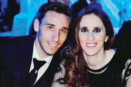 Cecilia y el jugador mercedino tienen dos hijos, Allegra y Alessio.