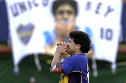 El 10 de noviembre de 2001, Maradona se despidió en la Bombonera