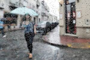 11 provincias en alerta por lluvias y vientos
