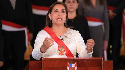 11/12/2022 La presidenta de Perú, Dina Boluarte.  La presidenta de Perú, Dina Boluarte, ha pedido que se ponga fin a la violencia en el marco de las protestas tras la destitución del exmandatario Pedro Castillo que han dejado al menos una persona fallecida, al tiempo que ha reiterado la necesidad de diálogo.