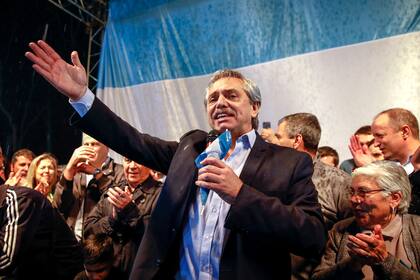 "Vamos a dejar de pagar los intereses de las Leliq", afirmó el precandidato presidencial