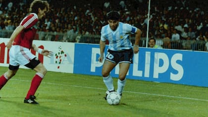 Después del duro golpe ante Camerún en el debut de Italia 90, la Argentina logró un valioso triunfo ante Unión Soviética el 13 de junio.