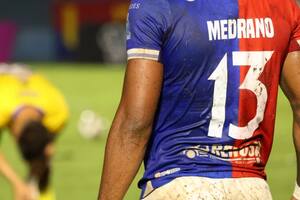 13 y 18: lo que el regreso al fútbol de los "números prohibidos" dice del fin del poder de las maras en El Salvador.