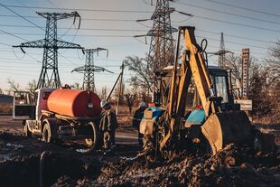 14-02-2022 Trabajadores en la central de energía térmica de Kurajovo , en Donetsk, Ucrania POLITICA Diego Herrera - Europa Press