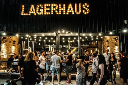 14 barrios festejan hoy "La noche de las cervecerías"