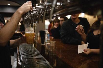 14 barrios festejan hoy "La noche de las cervecerías"