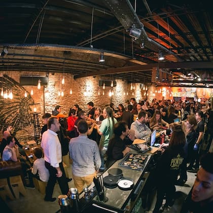 14 barrios festejan hoy "La noche de las cervecerías"