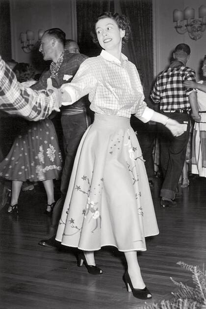 14. Sabía bailar el twist y el jitterbug, un baile muy popular en las décadas del 30 y 40.