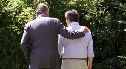 18/07/2008. La última vez que se lo vio en público fue durante una visita que le hizo el rey Juan Carlos. Para entonces ya estaba muy afectado por una enfermedad neurológica