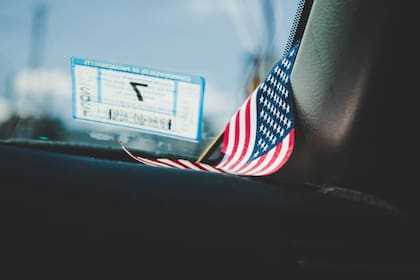 19 estados y el Distrito de Columbia autorizaron licencias de conducir para personas sin prueba de presencia legal. Sin embargo, otras jurisdicciones se contraponen con leyes más estrictas