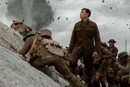 1917 está narrada en dos largos planos secuencia