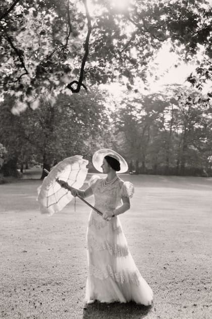 1939. La Reina Madre, retratada por Cecil Beaton.