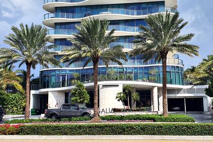 Uno de los edificios de la zona de playa, en 19575 Collins Ave. en Miami