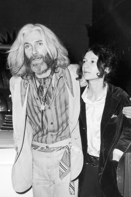 1973.
Su papá, el
actor John Drew
Barrymore –murió
en noviembre
de 2004–, y su
mamá Ildiko Jaid
Mako –que hoy
tiene 78 años–, en
West Hollywood,
California.