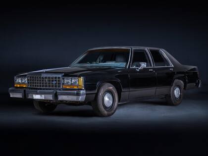 1987 Ford LTD Crown Victoria utilizado en Men in Black (1997)