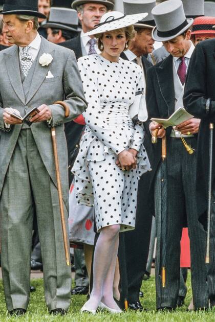 1988. Diana con un look a lunares muy similar al que llevó Kate.