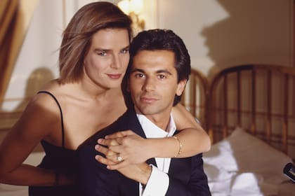 1990. El empresario Jean-Yves Le Fur fue su primer
novio que tuvo el visto bueno de su padre. Si bien la pareja
anunció su compromiso, la boda nunca llegó a concretarse.