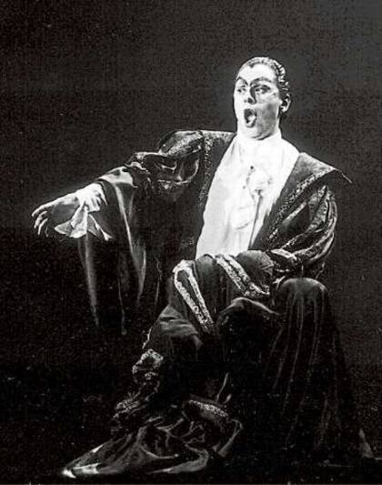 1991 - Drácula no solo fue su gran éxito sino un hito en la historia del género. Éxito total en el Luna Park, fue el origen de un furor por la comedia musical