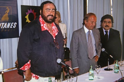 1995. Con Luciano Pavarotti se inauguraron los shows en el Campo
Argentino de Polo. 